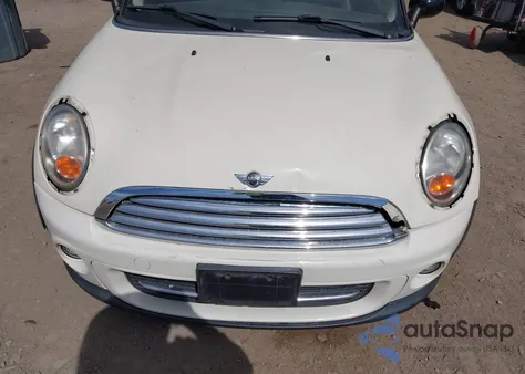 2011 Mini Cooper z USA, uszkodzony, nr VIN WMWSU3C5XBT092951